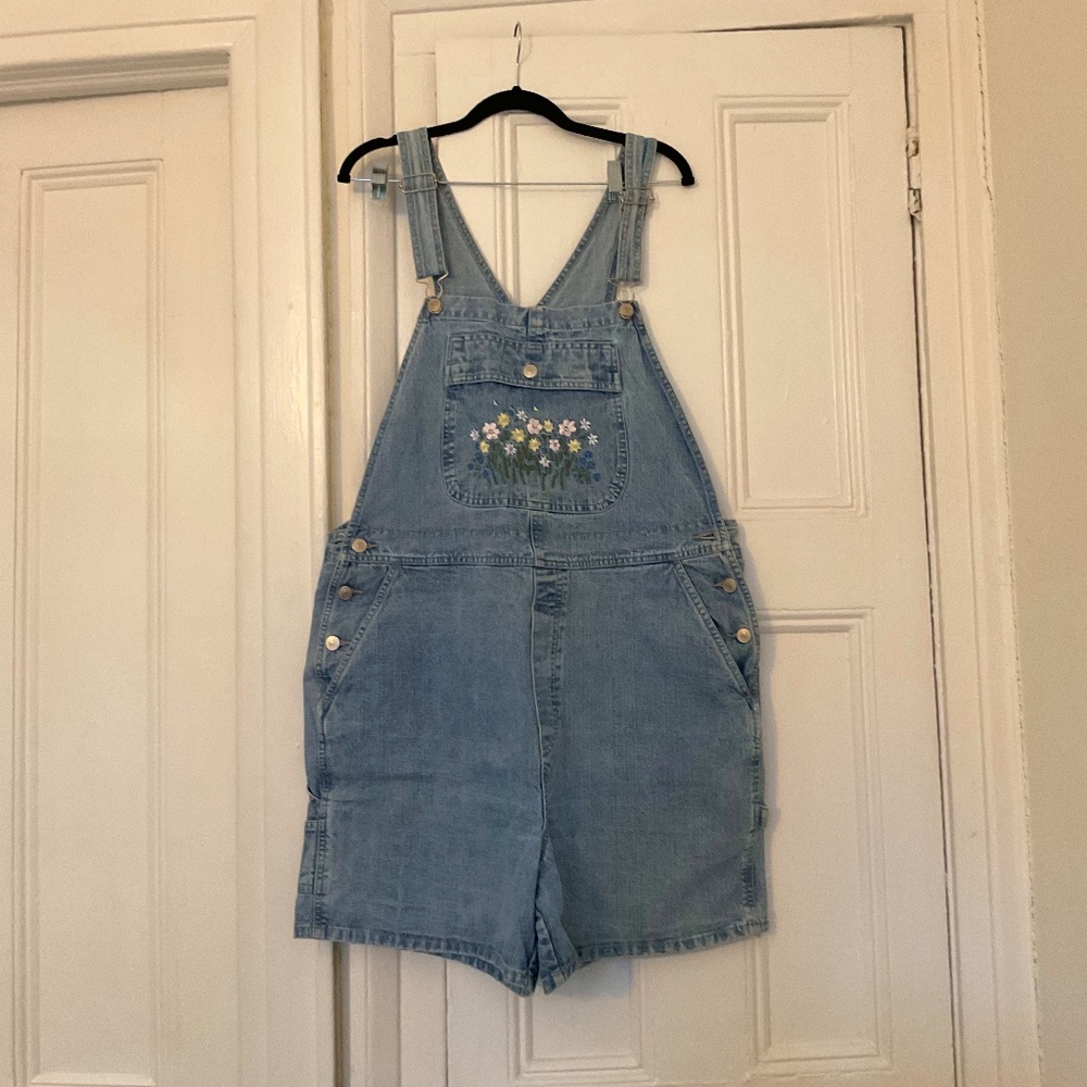 Cherokee Vintage Floral Embroidered Overall Shorts Size XL